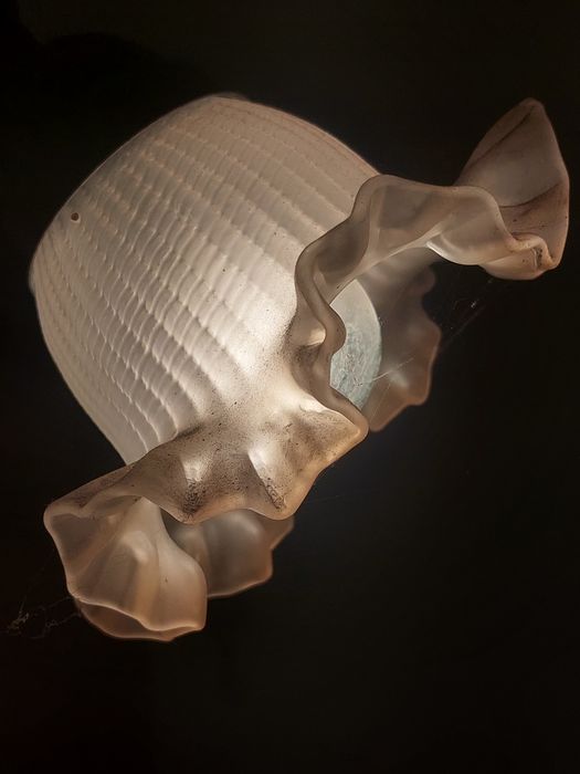 Candeeiro de parede em ferro