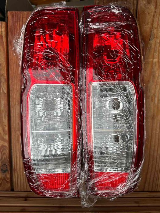 Ліхтарі Nissan Navara d40