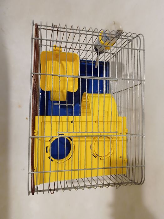 Продам сенницу для больших грызунов, много разных клеток