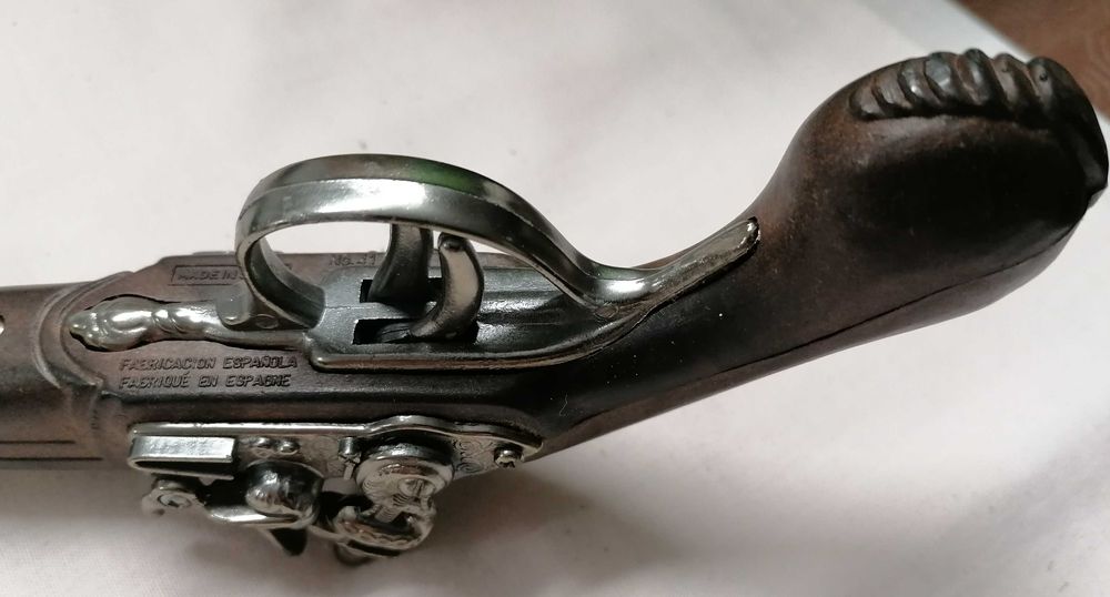 Pistola antiga decorativa