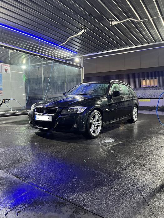 BMW 318d Touring 2010