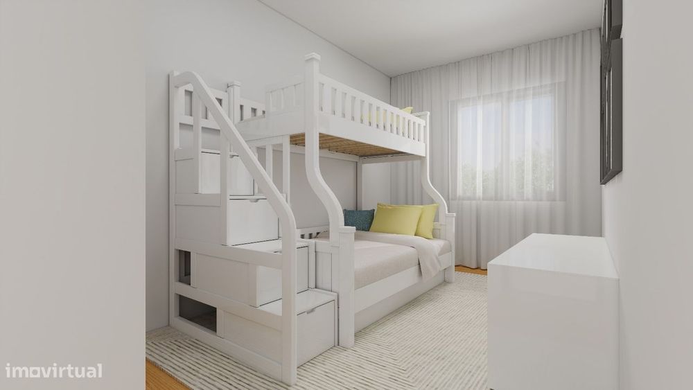 Moderno T4 Duplex com 3 casas de banho e varanda