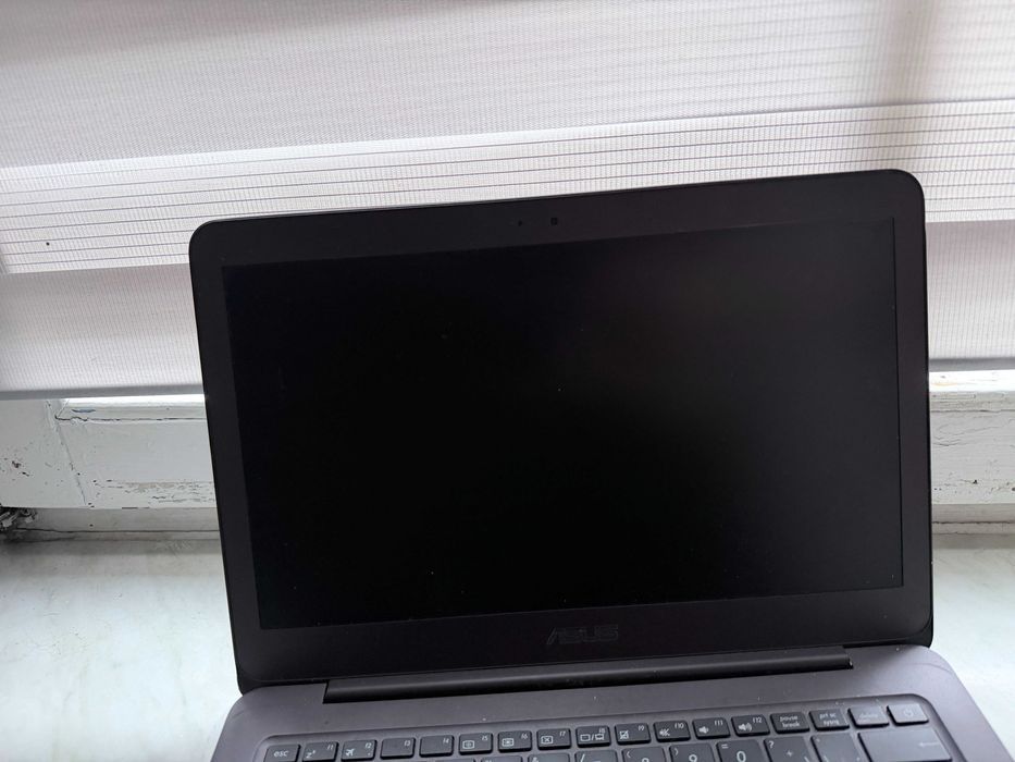 Sprzedam Asus Zenbook ux305f