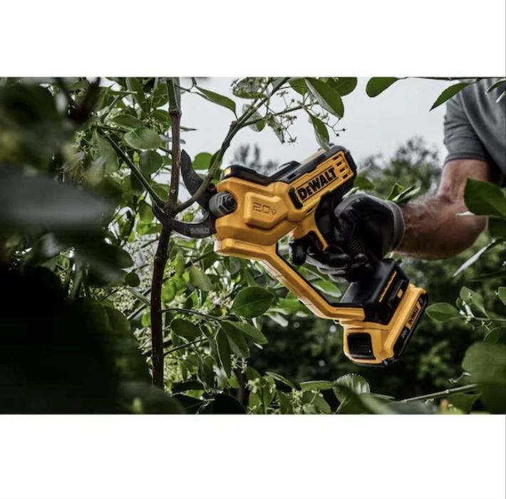 Акумуляторний сікатор Dewalt DCPR320 20v.