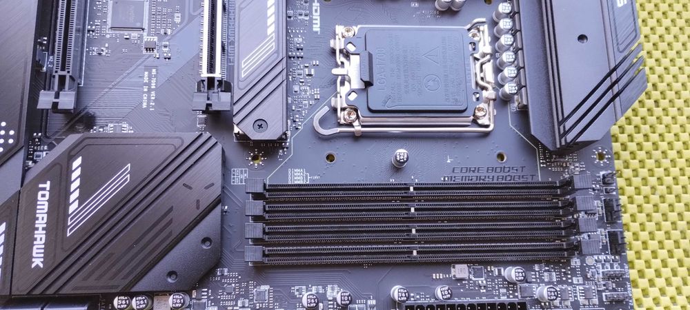 MSI B760 TOMAHAWK ddr4 WIFI s1700 + i5 12400