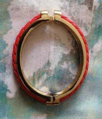 Pulseiras cabedal e metal