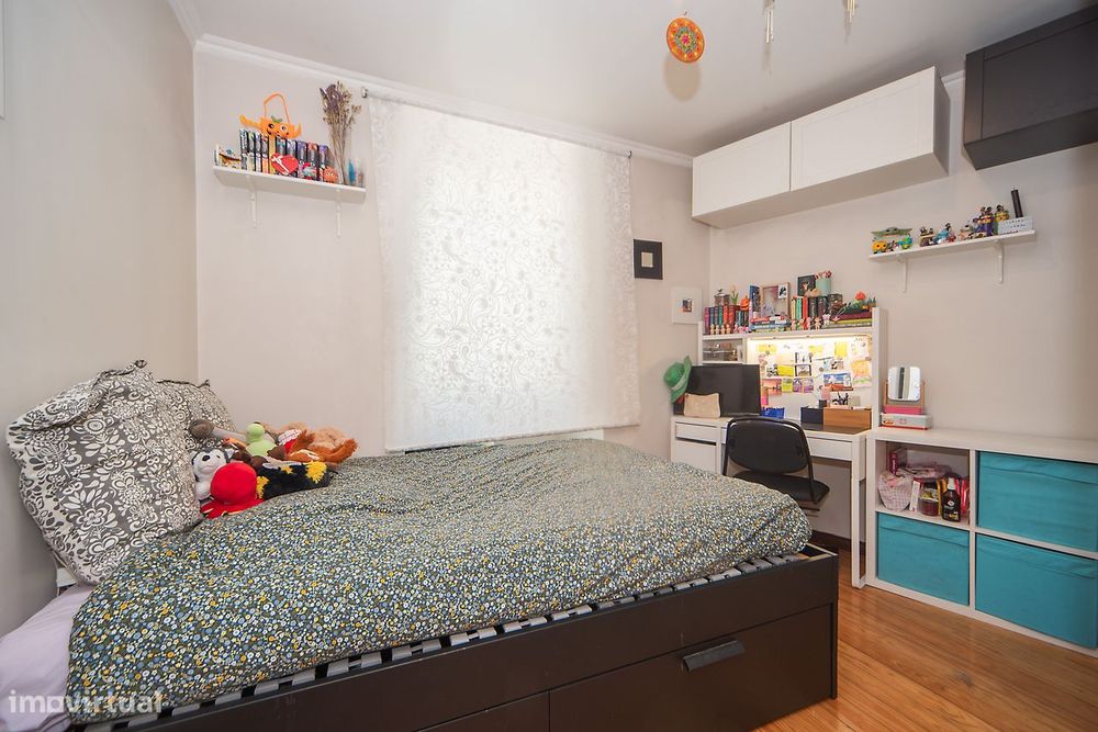 Apartamento T2+1 com cave e espaços adicionais na Tv. Nazaré, Lisboa
