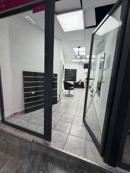 Espaço comercial Babilónia