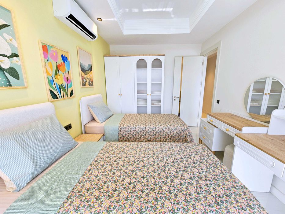 Квартира для большой семьи в премиум комплексе в Тюрклер, Алания D62