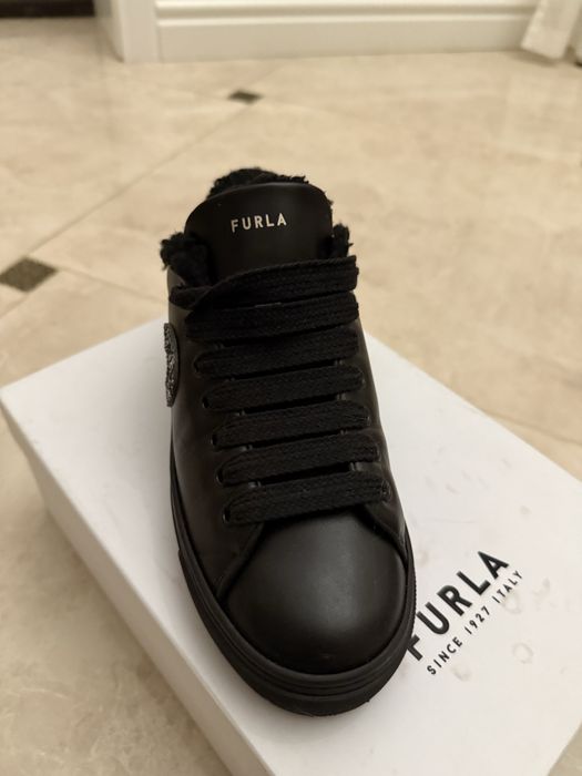Кеди на хутрі FURLA стан нових