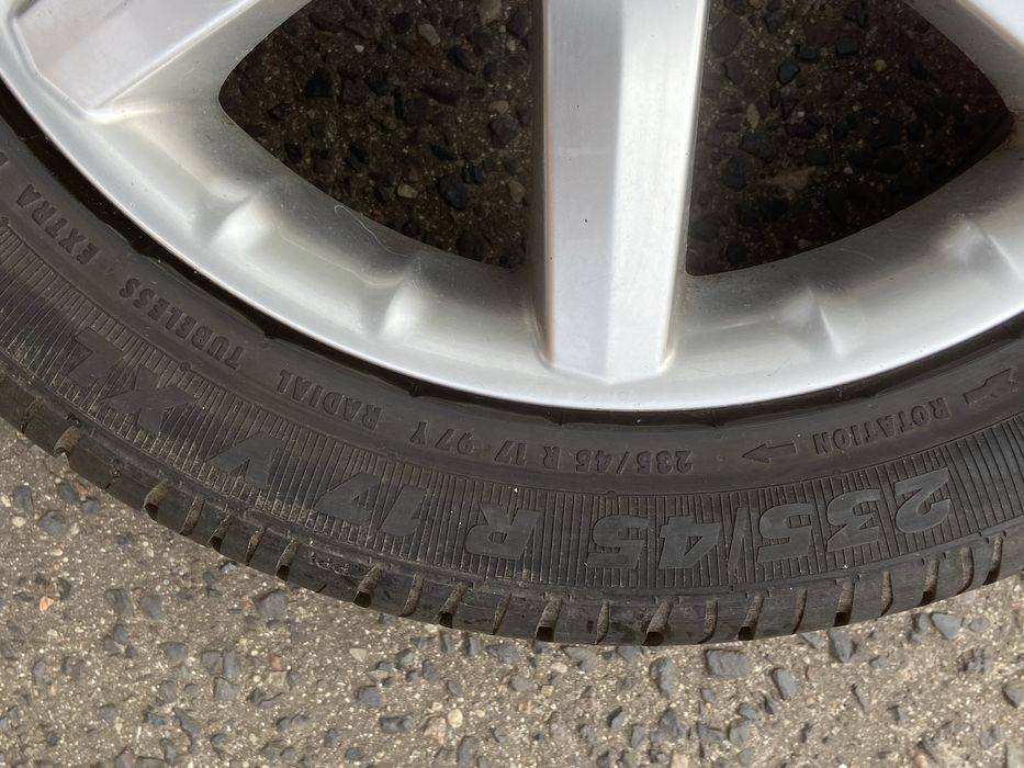Alufelgi z oponami letnimi Mercedes