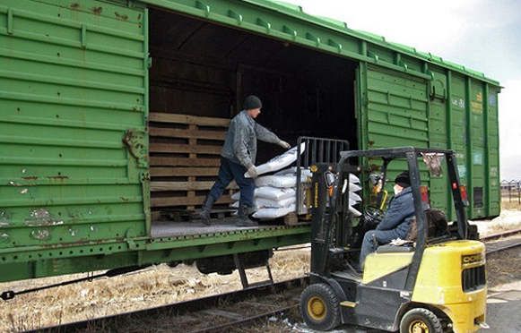 Вантажники , обладнані авто..