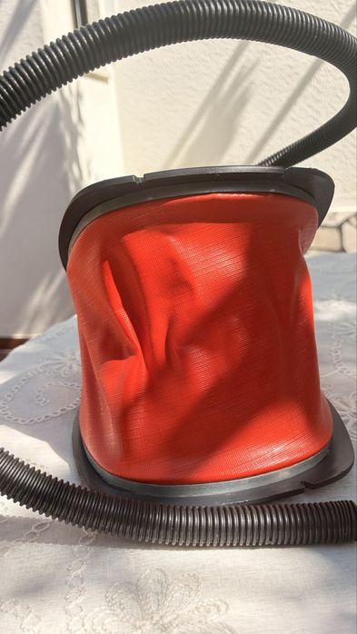 Bomba de pé para insufláveis