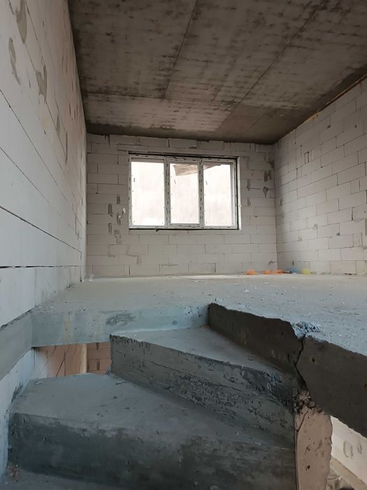 Готовий таунхаус біля озерв Петропавлівська Борщагівка