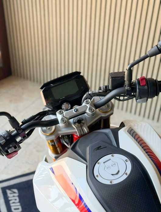 BMW G310R de 2022