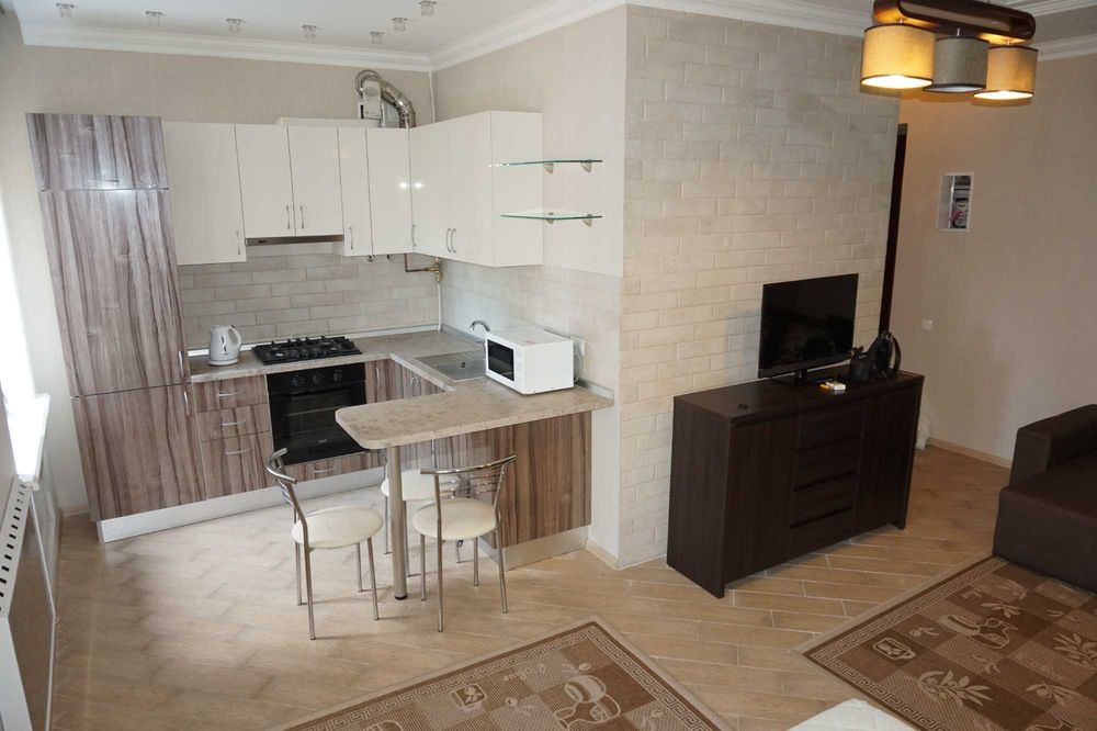 Подобово, однокімнатна, метро Арсенальная. вул. Князів Острозьких 5/2а