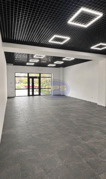 Здам фасадне приміщення 65 м² на Капітана Кузнєцова, 110/114