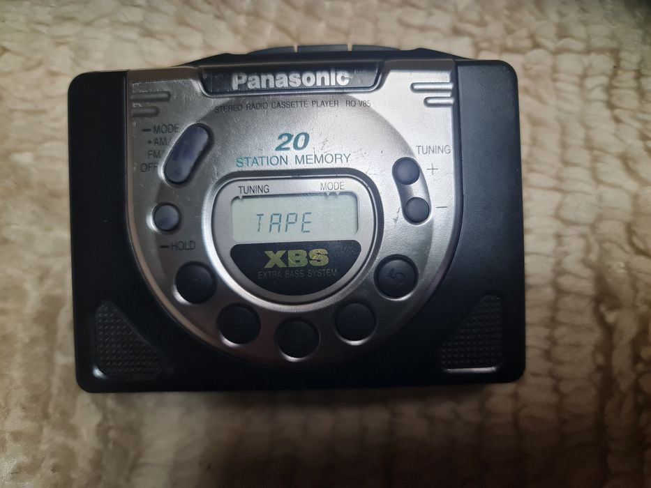 Кассетный плеер Panasonic RQ-V85,статуэт,sharp, рабоч