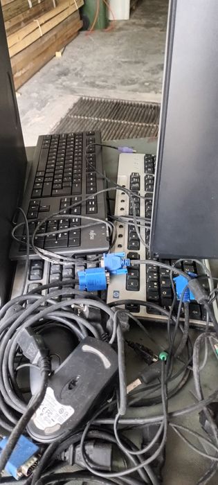 Material informático diverso