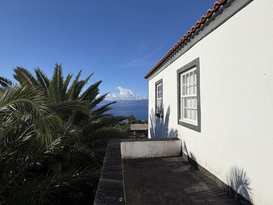 À venda de Moradia independente em Urzelina