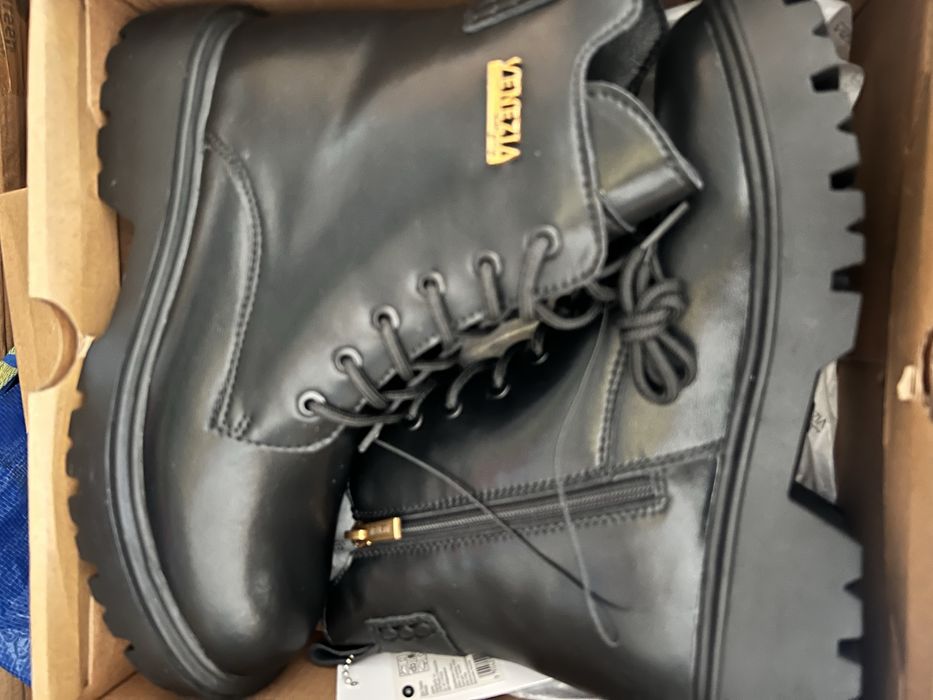 Venezia botki damskie skorzane czarne wiązane workery 40