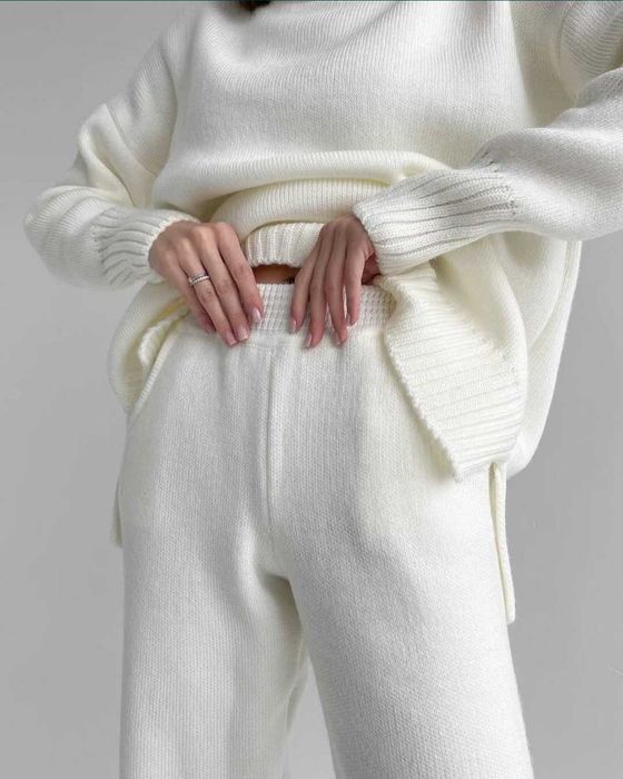 Костюм в'язаний жіночий