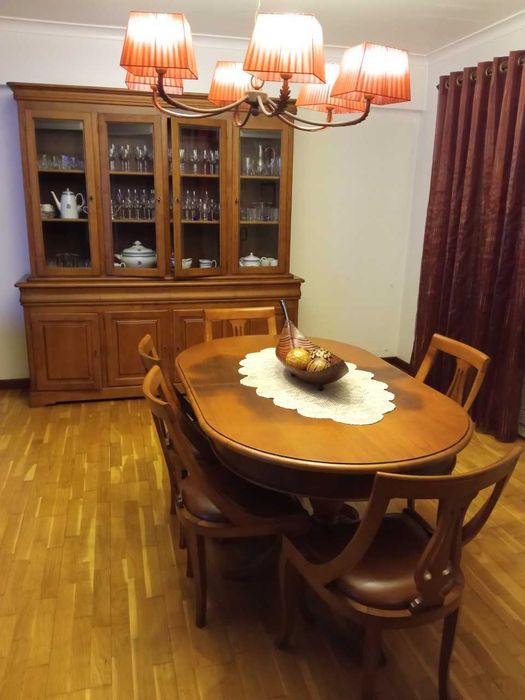 Móveis de sala em castanho, muito bom estado