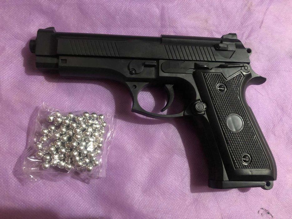 Игрушечный пистолет Беретта