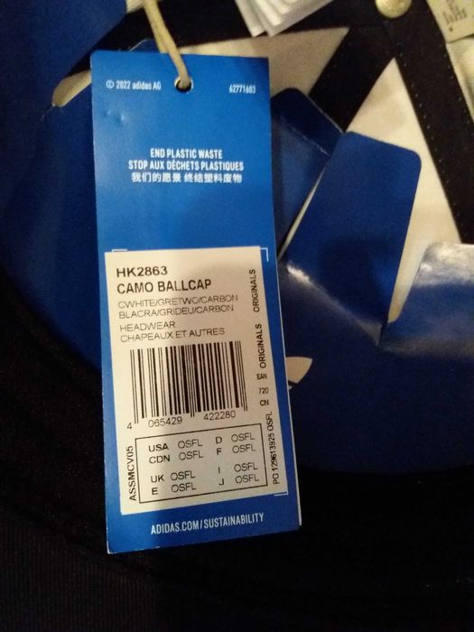 Czapka z daszkiem Adidas.