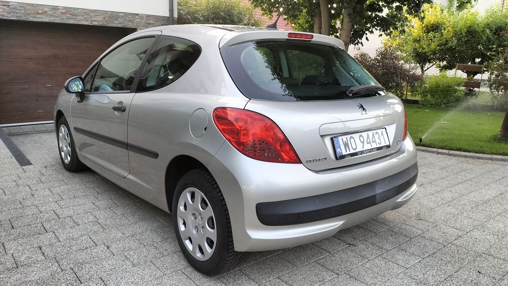 Sprzedam peugeot 2007 1.4 benzyna idealny