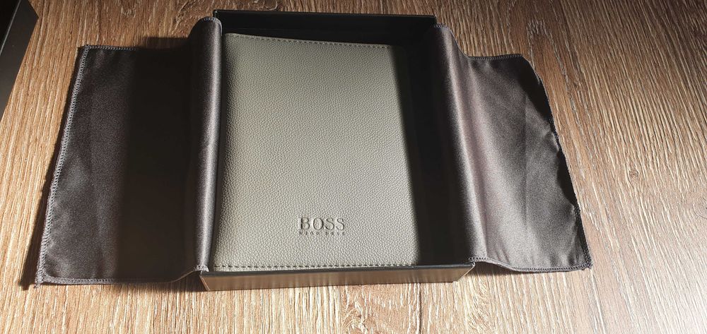 Carteira Hugo Boss em caixa - a estrear!