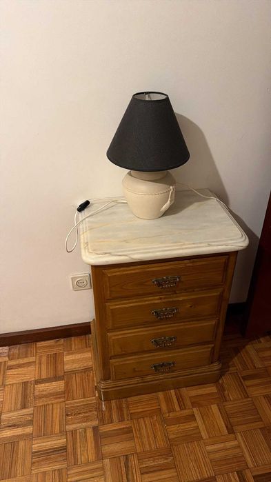 Conjunto de mobília para quarto.