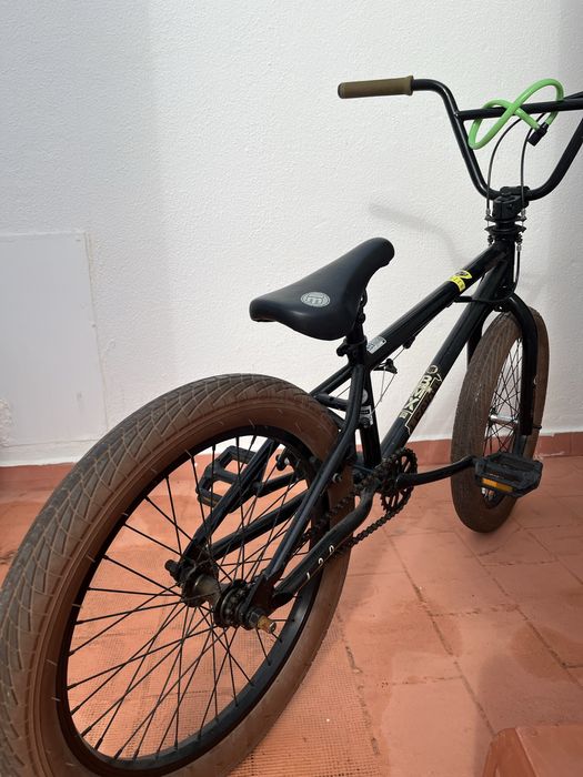 Bicicleta BMX mongoose