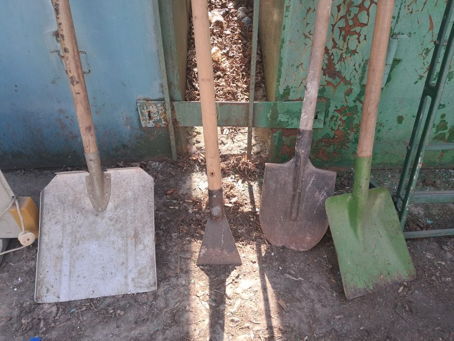Лопаты в хорошем состоянии