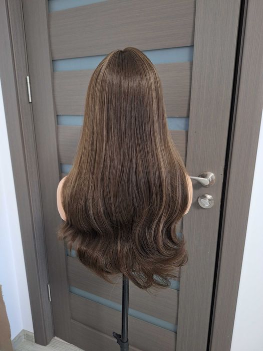 Peruca longa castanha com franja