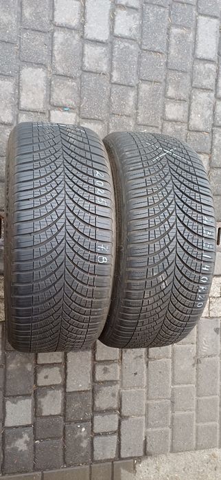 235/40R20 96Y GOODYEAR , dwie opony wielosezonowe.