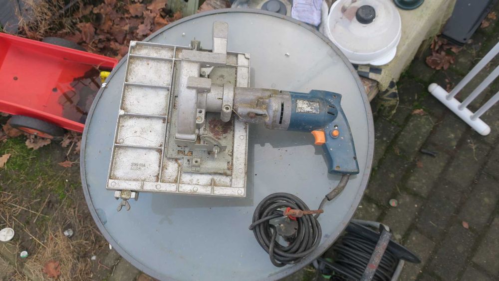 Wiertarka AEG z przystawką piła kontowa