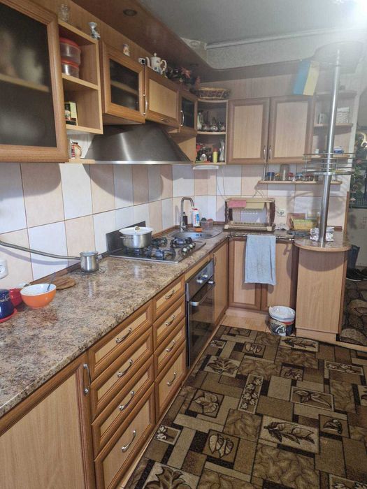 Оренда кімнати ДЛЯ ДІВЧИНИ( Шевченківський р-н)