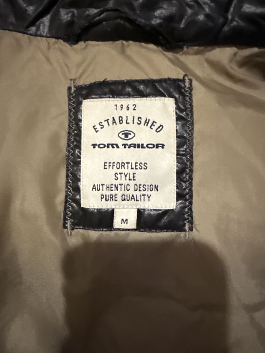 Жилет с капюшеном, без дефектов, одет несколько раз