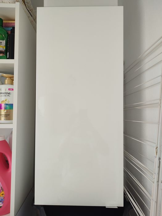 Armário de parede branco