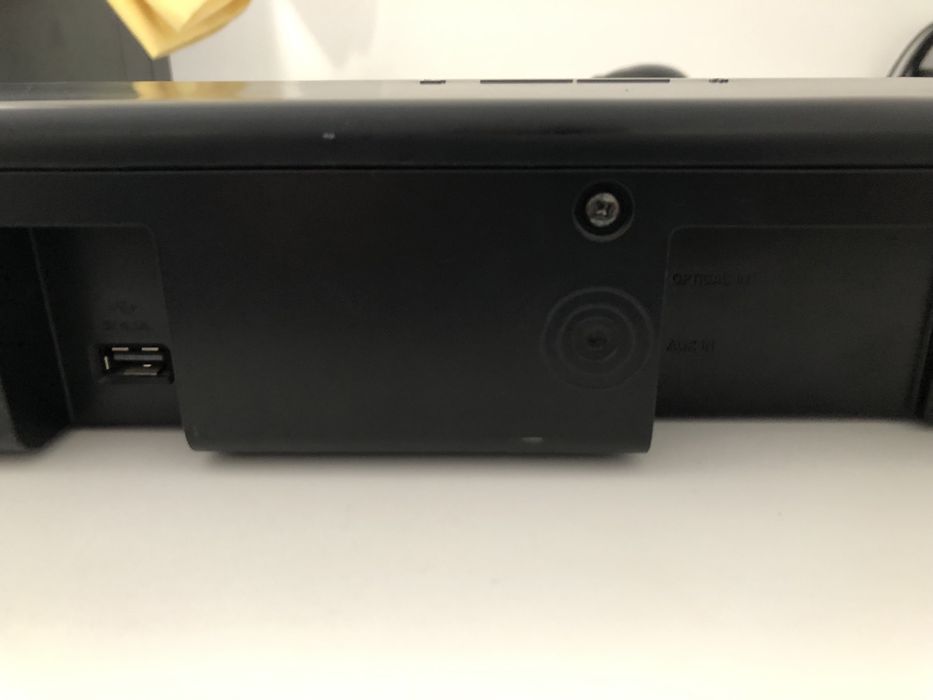 Barra de som em excelente estado