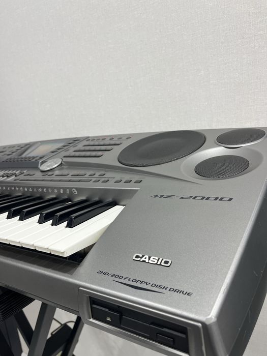 Синтезатор Casio MZ-2000  / Автоаккомпанемен / Оркестратор