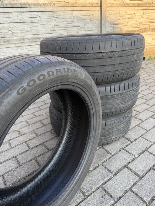 Sprzedam opony GOODRIDE 235/45R18