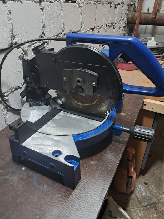 Piła ukośnica 1300w