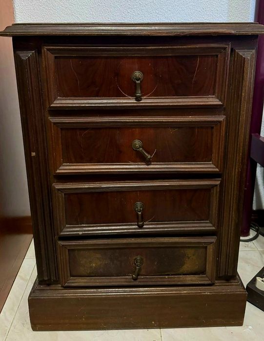 2 Cómodas Madeira Escura