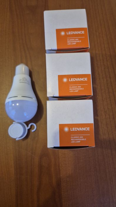 LED лампа  LEDVANCE с аккумулятором. A 60W. 8W/865. 230V E 27 .