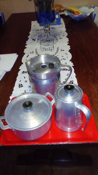 Louça de alumínio fundido