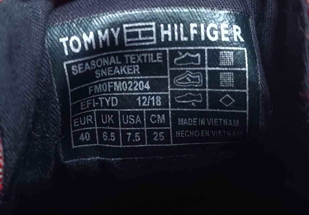 Sneakersy Tommy Hilfiger 40