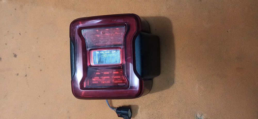 Фонар задній правий Jeep Wrangler JL