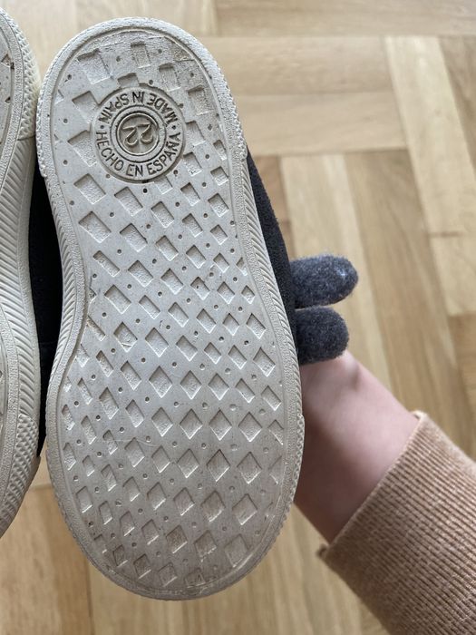 Szare trampki skorzane zara 22